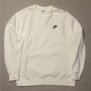 Nike Men’s crewneck in white